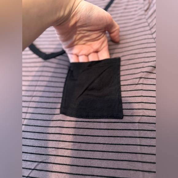 Charlotte Russe Black/Light Brown Striped V Neck Tee - Picture 5 of 7